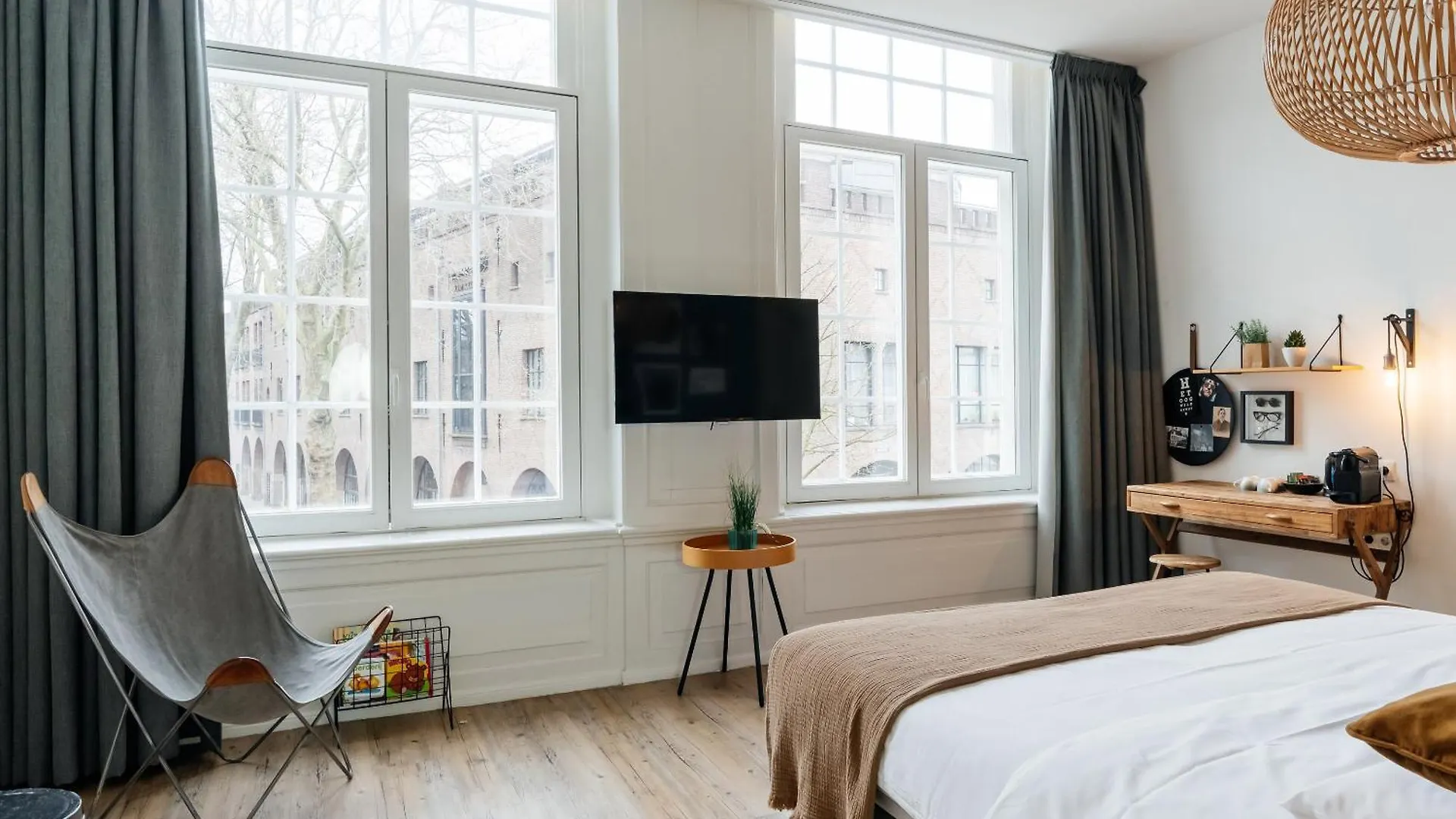Eye Hotel Utrecht 4*,